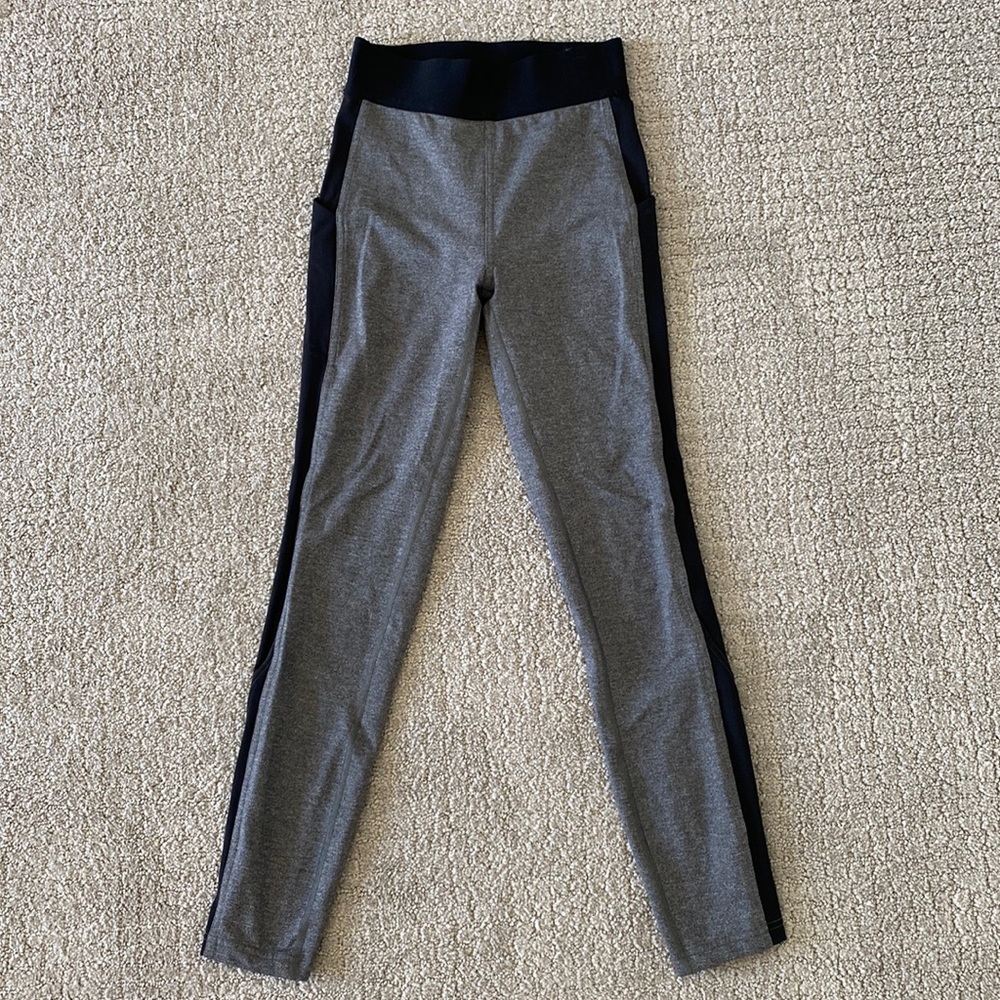 Lululemon size 4